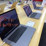 MacBook Pro（2016）TouchBar付きのデモ機を触ってきた！～旧型の比較も～